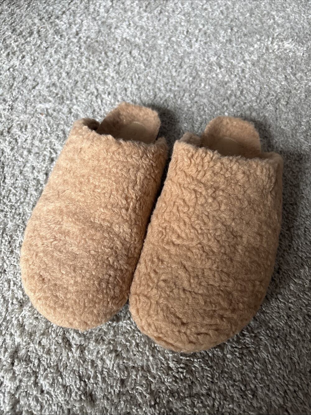 IB Women’s Clog Fuzzy Slip On Shoes Size 8